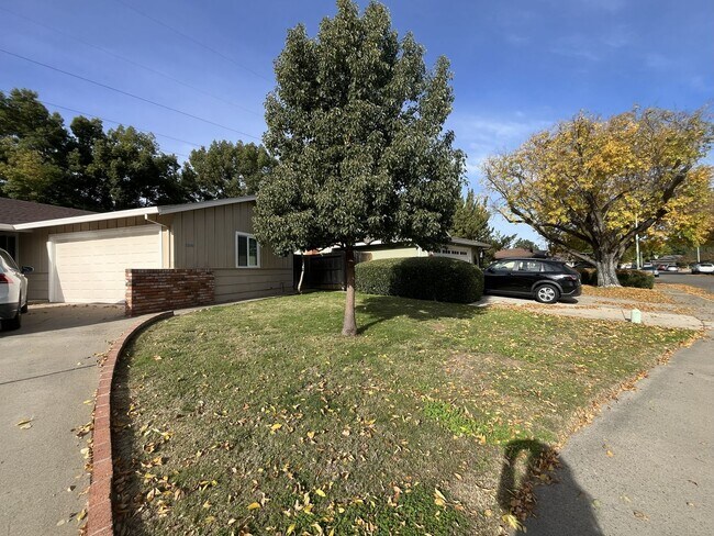 Building Photo - 2840 Sarina Ct