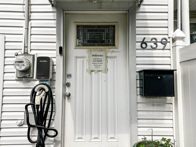 Foto del edificio - 639 Palisade Ave