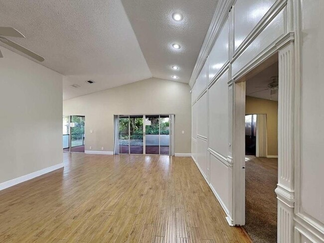 Building Photo - 1500 Hammock Ln