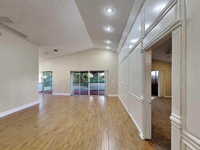 Foto del edificio - 1500 Hammock Ln