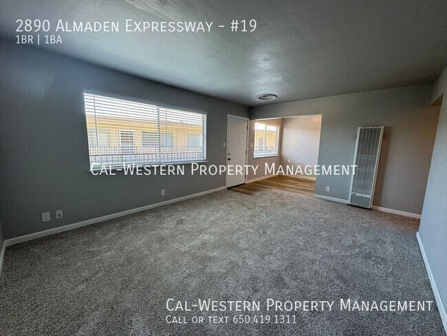 Building Photo - Spacious 1/1 upstairs apartment in Willow ...