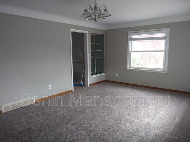 Foto del edificio - 8561 Lochdale St