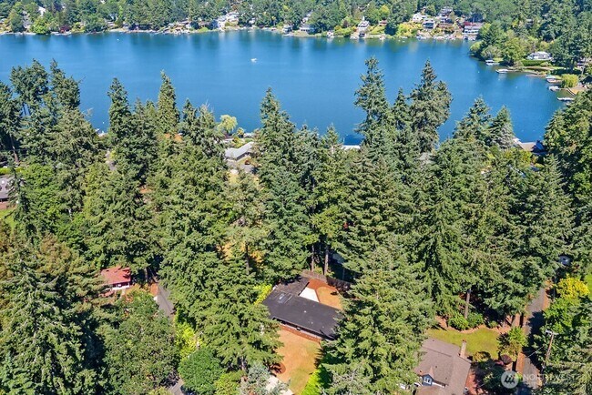 Foto del edificio - 11101 Lake Steilacoom Dr SW