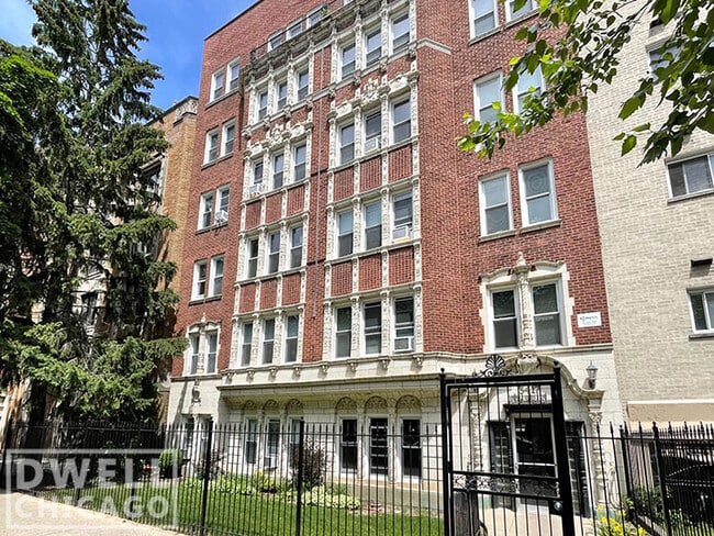 Building Photo - 5451 N Kenmore Ave