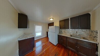 Building Photo - 17 Marcella St