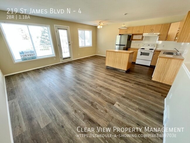 Building Photo - Bright and modern 2 bedroom, 1.5 bathroom ...