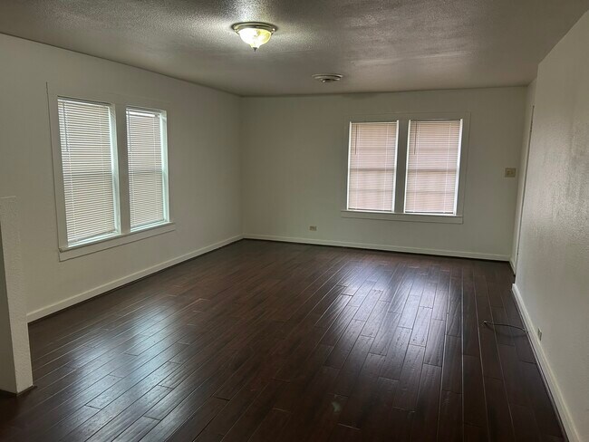 Foto del edificio - 1525 Harley Dr