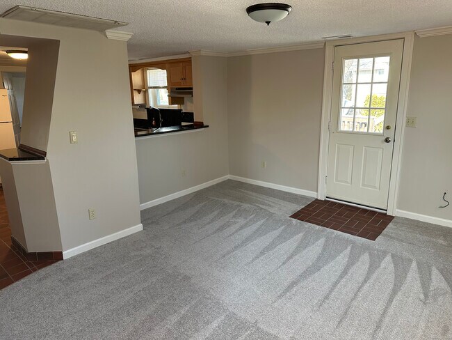 Building Photo - 14 Water St