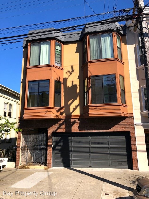 Primary Photo - 774 9th Ave