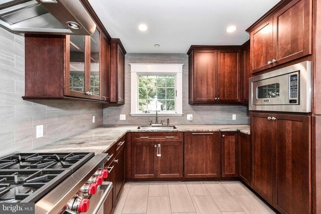 Building Photo - 209 W Myrtle St