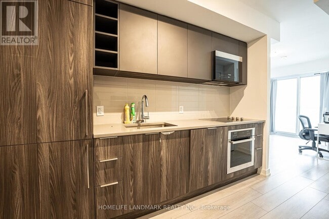 Building Photo - 2031 Kennedy Rd