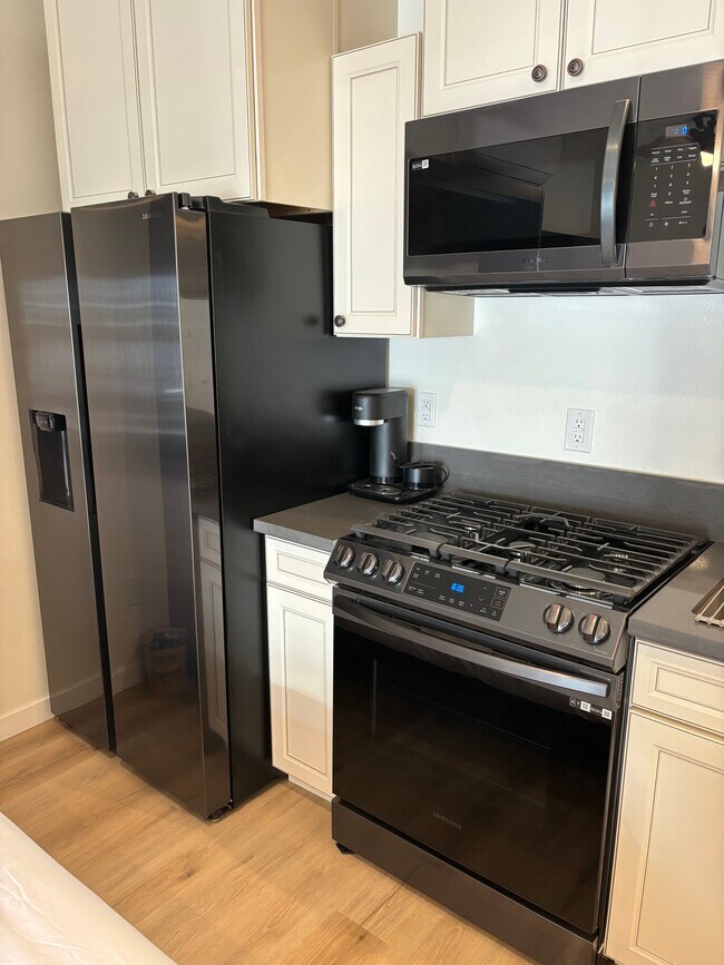 Building Photo - 3122 Los Olivos Ln