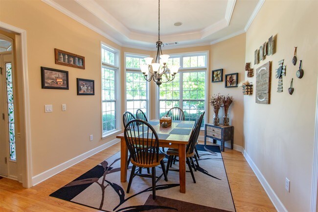 Foto del edificio - 1424 Lake Crest Dr