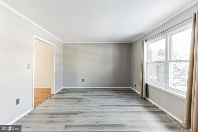 Building Photo - 76 Greenwich Dr