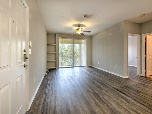 Foto del edificio - 5519 Legacy Crescent Pl