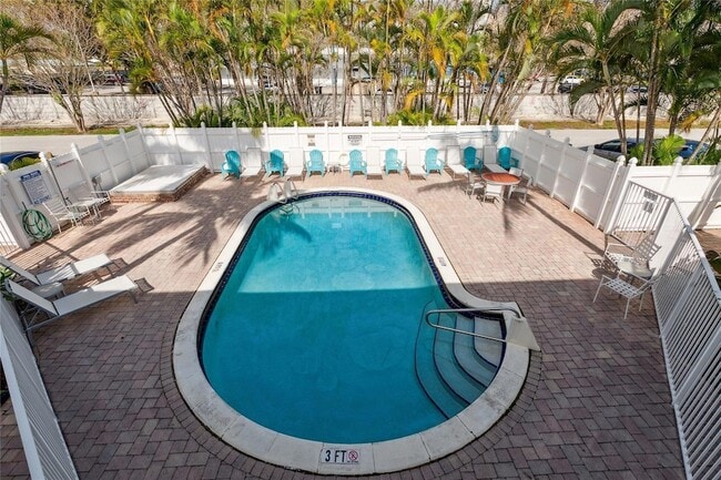 Foto del edificio - 1848 NE 46th St