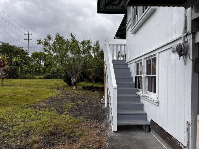 Building Photo - 18-1252-1252 Volcano Rd
