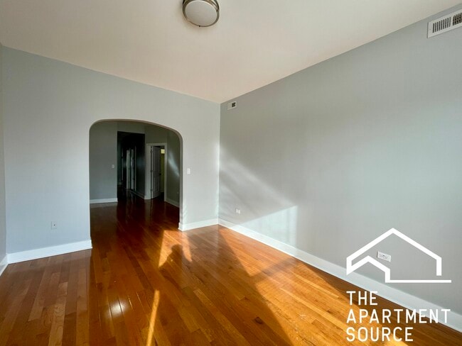 Building Photo - 4736 W Armitage Ave