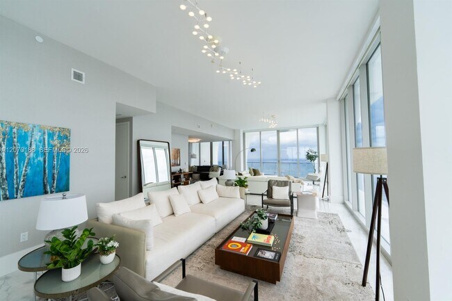 Foto del edificio - 16901 Collins Ave