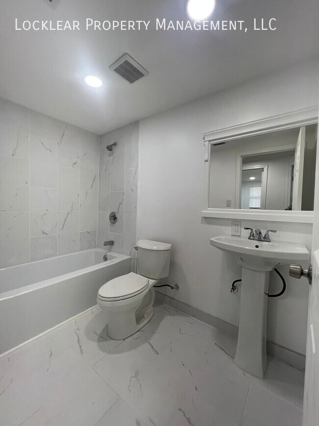 Foto del edificio - 1/2 first month rent if moved in by 9/30/2024