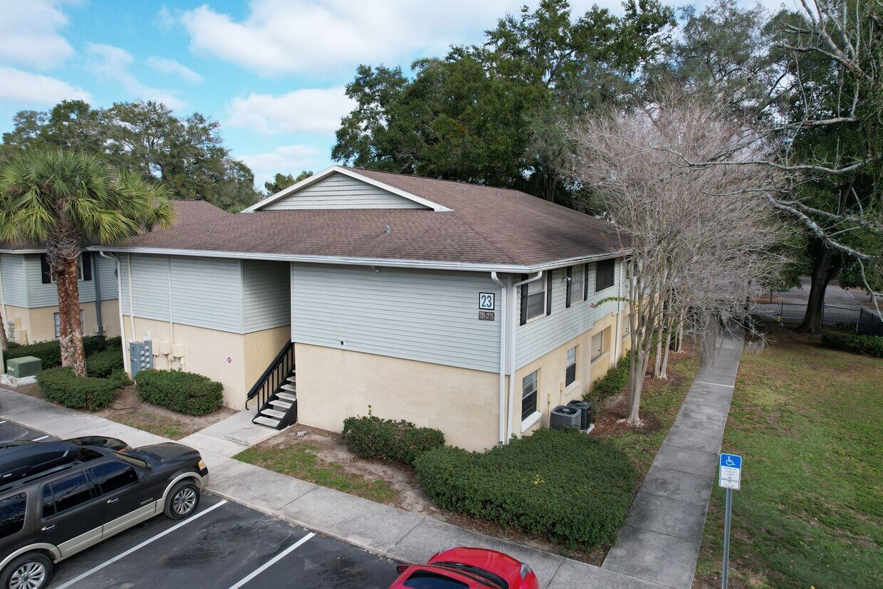 Foto principal - Upgraded Condo With Washer And Dryer