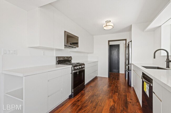 Building Photo - 2 br, 2.5 bath House - 5615 Aladdin St