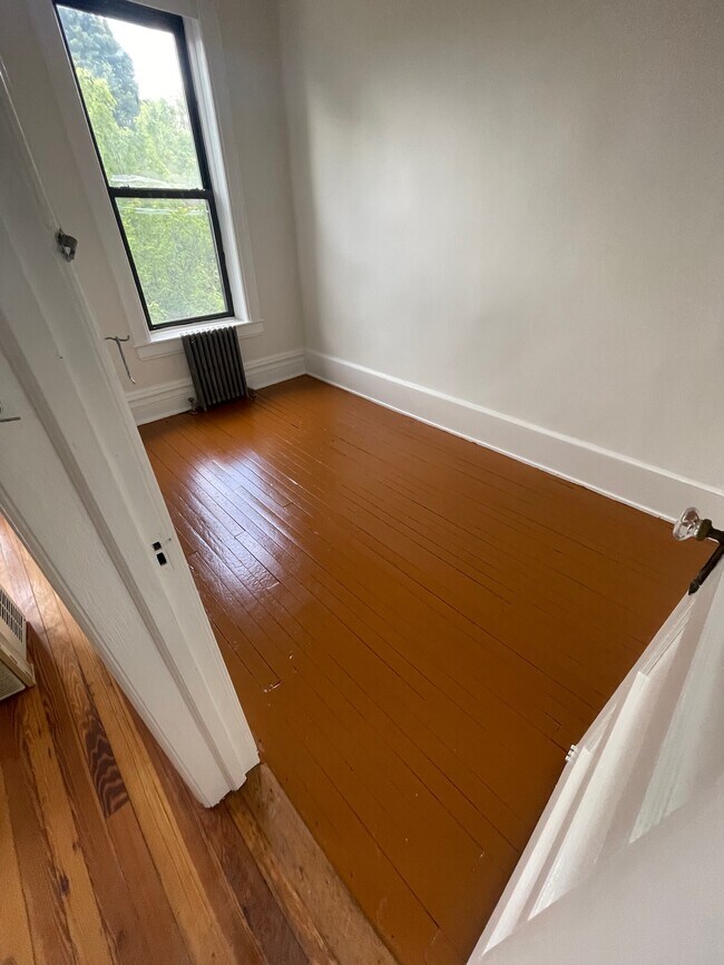 Building Photo - 566-2 Bay Ridge Pky