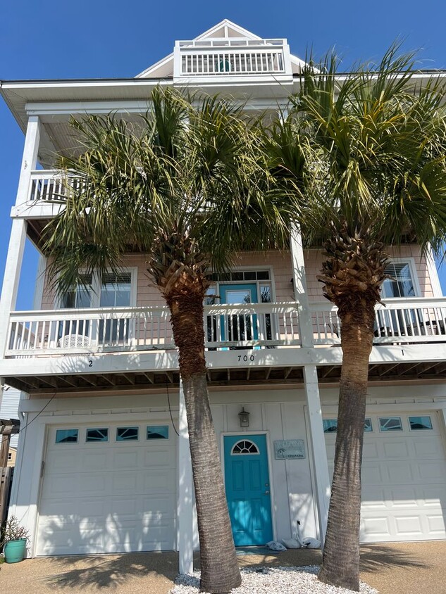 Primary Photo - Carolina Beach - One Bedroom Apartment/Roo...