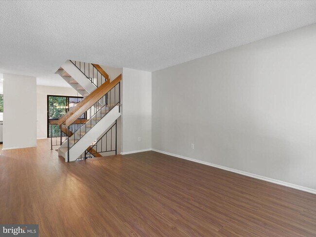 Building Photo - 2208 Cartwright Pl