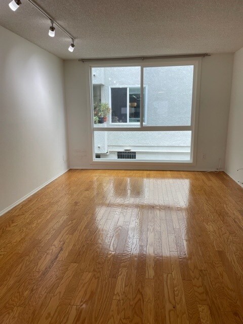 Foto del edificio - 311 Montana Ave