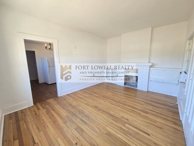 Foto del edificio - 646-648 E 8th St