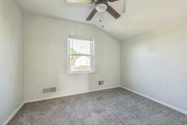 Building Photo - 1611 Alverado Ave