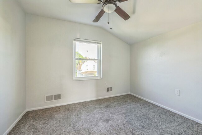 Foto del edificio - 1611 Alverado Ave