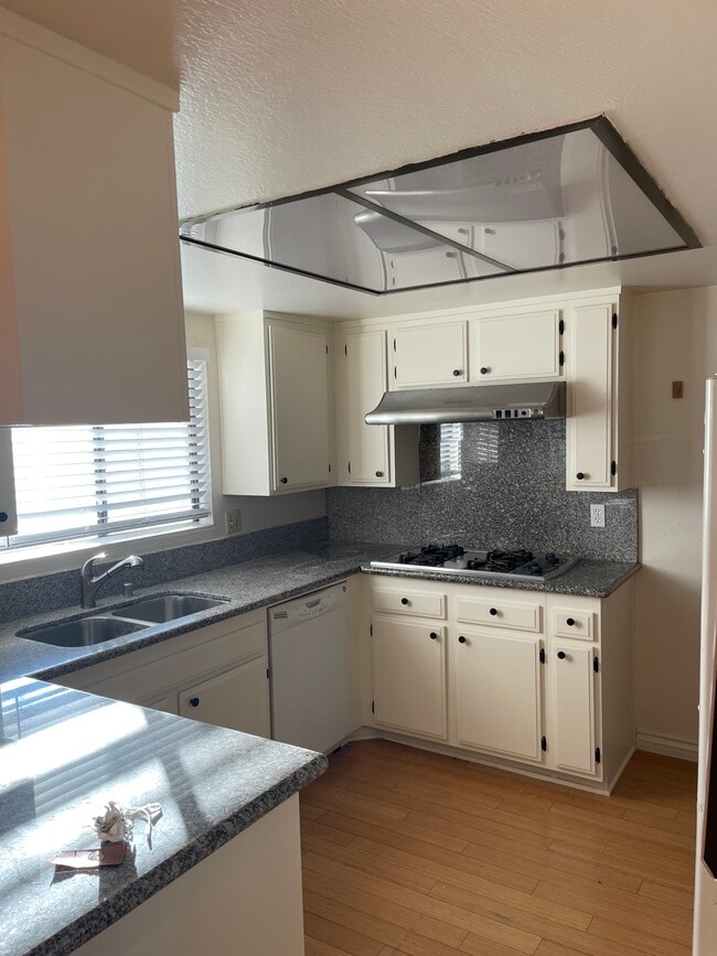 Building Photo - 211 Palmetto Dr