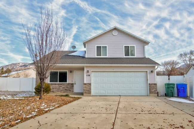 Building Photo - 128 N 200 W