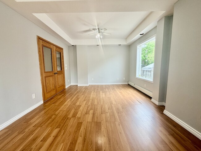 Building Photo - 257 Vidal St S