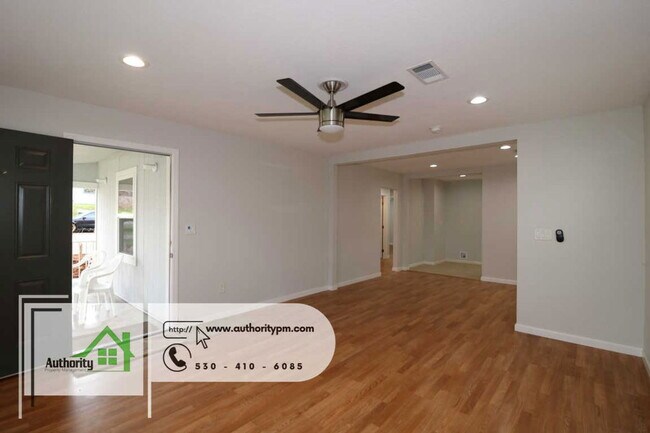 Foto del edificio - 1366 Magnolia Ave