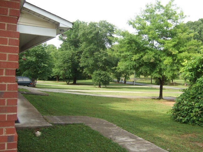 Foto del edificio - 23 West Dr NW