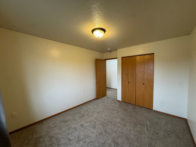 Building Photo - 1023 W Harris St