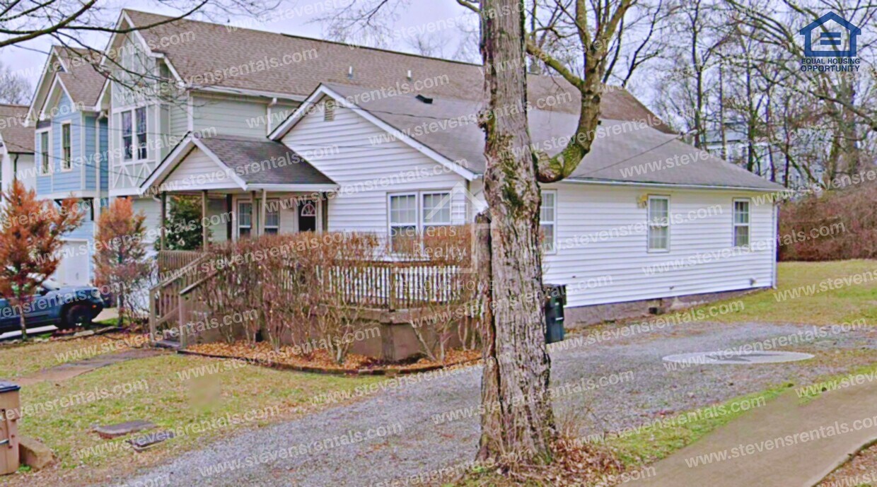 Primary Photo - 2412 Chapel Ave