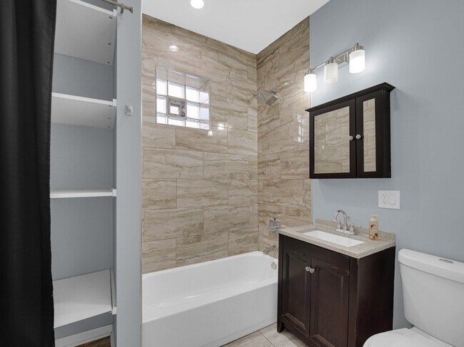 Foto del edificio - 2610 W 38th St