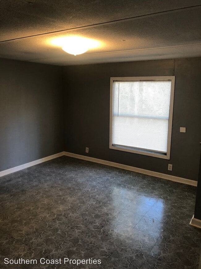 Building Photo - 2 br, 2 bath House - 87 Thompson Road