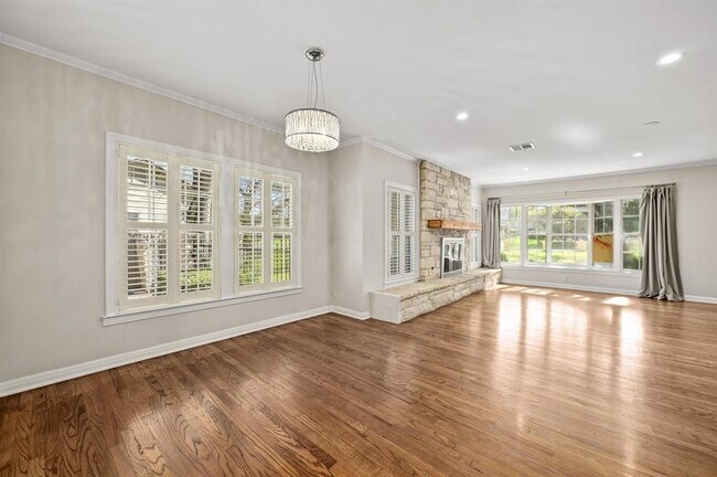 Foto del edificio - 2500 Winsted Ln