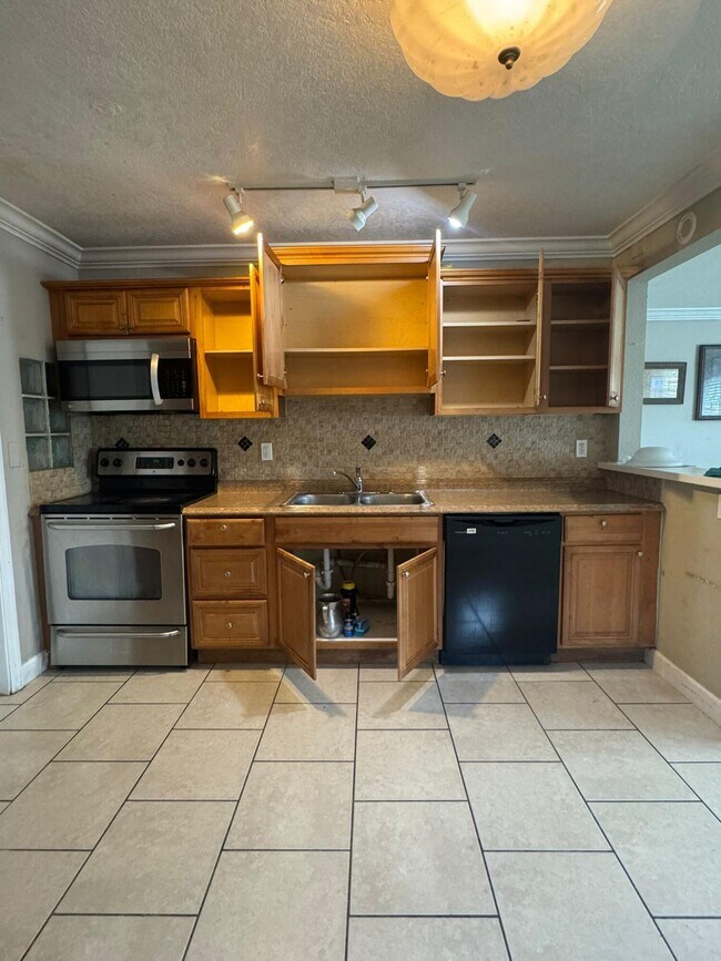 Foto del edificio - 2320 Cypress Rd