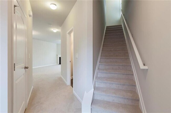 Building Photo - 3733 Upland Dr