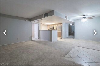 Building Photo - 8070 W Russell Rd
