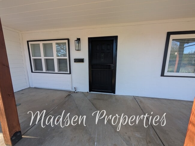 Foto del edificio - 831 El Dorado St