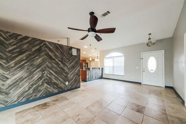 Foto del edificio - 637 Regency Way