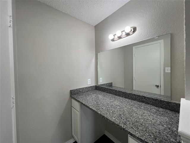 Building Photo - 6701 Crestmont Ct