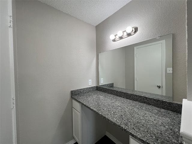 Foto del edificio - 6701 Crestmont Ct